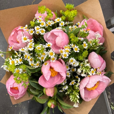 Peony paradise handtie bouquet