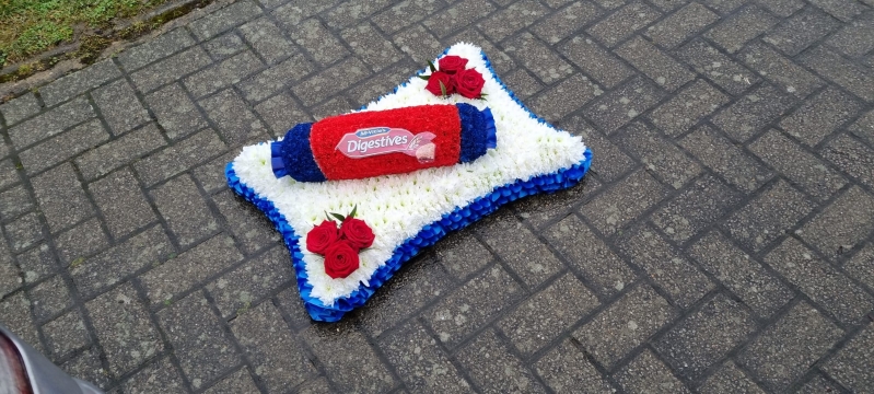 Packet, biscuit, digestive, rich tea, Oreo, lotus, Maryland, hob nob, cushion, pillow, Funeral, sympathy, wreath, tribute, flowers, florist, gravesend, Northfleet, Kent, London, Essex 
