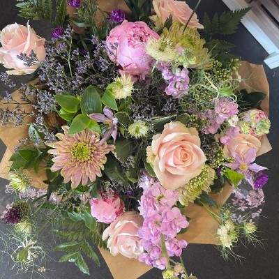 Pink & mauve handtie bouquet