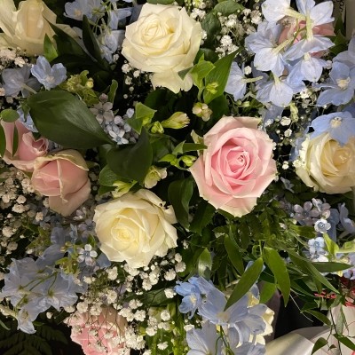 Disney, princess, rose, handtie, gift, bouquet, birthday, anniversary, valentines, love, flowers, florist, gravesend, Northfleet, Kent, London, Essex 