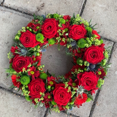 Red, green, Traditional, circle, Funeral, sympathy, wreath, tribute, flowers, florist, gravesend, Northfleet, Kent, London