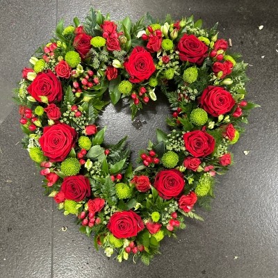 Red, green, rose, open, heart, Funeral, sympathy, wreath, tribute, flowers, florist, gravesend, Northfleet, Kent, London, Essex 