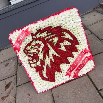 Leo’s, Red, lion, logo, Funeral, sympathy, wreath, tribute, flowers, florist, gravesend, Northfleet, Kent, London, Essex 