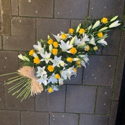 Rose, lily, coffin, spray, display, Funeral, sympathy, wreath, tribute, flowers, florist, gravesend, Northfleet, Kent, London