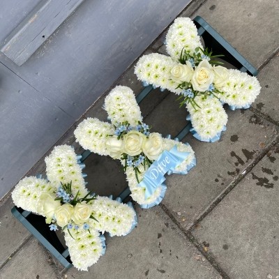 Last, kiss, goodbye, trio, 3, kisses, triple, Funeral, sympathy, wreath, tribute, flowers, florist, gravesend, Northfleet, Kent, London