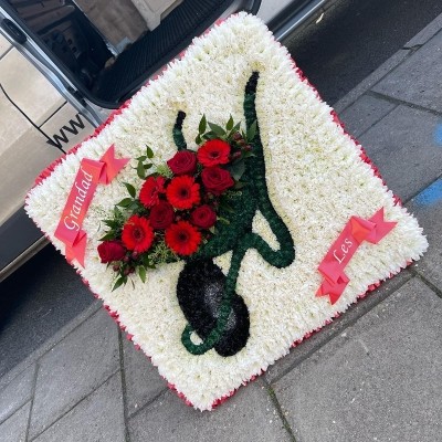 Wheelbarrow, wheel, barrow, garden, gardener, Funeral, sympathy, wreath, tribute, flowers, florist, gravesend, Northfleet, Kent, London