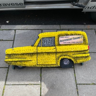 Yellow, robin, reliant, only, fools, horses, delboy, Rodney, tv, comedy, series, Funeral, sympathy, wreath, tribute, flowers, florist, gravesend, Northfleet, Kent, London