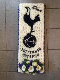Tottenham, Spurs, logo, Cockerel, funeral, tribute, wreath,  flowers, gravesend, florist, delivered