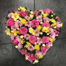 Heart, rose, carnation, pretty, funeral, tribute, flowers, Gravesend, Florist, delivery