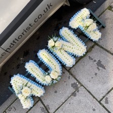 Aunt, aunty, auntie, letters, word, funeral, flowers, frame, tribute, wreath, flowers, floral, florist, Gravesend, kent, london