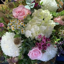 Pretty, pastel, country, garden, cottage, wild, wispy, handtie, bouquet, gift, flowers, florist, gravesend, northfleet, kent