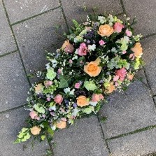 Pretty, delicate, wispy, country, cottage, garden, coffin, spray, Funeral, sympathy, wreath, tribute, flowers, florist, gravesend, Northfleet, Kent, london