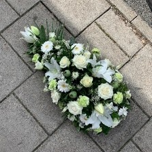 White, lily, spray, Funeral, sympathy, wreath, tribute, flowers, florist, gravesend, Northfleet, Kent, london