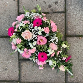 Pink, white, spray, Funeral, sympathy, wreath, tribute, flowers, florist, gravesend, Northfleet, Kent, london