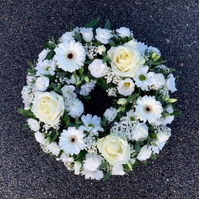White, Funeral, sympathy, wreath, tribute, flowers, florist, gravesend, Northfleet, Kent, london