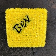 Post it, note, sticky, yellow, Funeral, sympathy, wreath, tribute, flowers, florist, gravesend, Northfleet, Kent, london