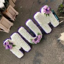 Xl, large, big, mum, letters, word, Funeral, sympathy, wreath, tribute, flowers, florist, gravesend, Northfleet, Kent, london