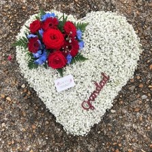 Gypsophila, heart, Funeral, sympathy, wreath, tribute, flowers, florist, gravesend, Northfleet, Kent, london