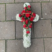 Cross, gypsophila, gyp, pretty, delicate, Funeral, sympathy, wreath, tribute, flowers, florist, gravesend, Northfleet, Kent, london