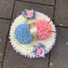 Ball, wool, posy, arrangement, Funeral, sympathy, wreath, tribute, flowers, florist, gravesend, Northfleet, Kent, london