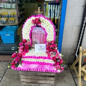 Gates, heaven, pearly, traveller, gypsy, XL, steps, big, large, Funeral, sympathy, wreath, tribute, flowers, florist, gravesend, Northfleet, Kent, london