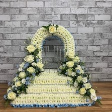 Gates, heaven, pearly, traveller, gypsy, XL, steps, big, large, Funeral, sympathy, wreath, tribute, flowers, florist, gravesend, Northfleet, Kent, london