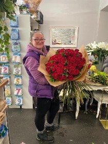 100, red, rose, roses, XL, ultimate, valentines, I love you, florist, flowers, delivery, kent, london, gravesend, northfleet 