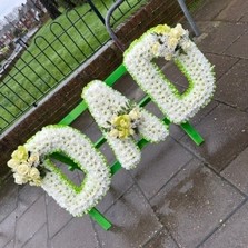 18, dad, letters, word, traveller, gypsy, Funeral, sympathy, wreath, tribute, flowers, florist, gravesend, Northfleet, Kent, London, Essex 