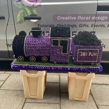 3d, steam, train, vintage, Funeral, sympathy, wreath, tribute, flowers, florist, gravesend, Northfleet, Kent, London