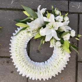 White, traditional, Funeral, sympathy, wreath, tribute, flowers, florist, gravesend, Northfleet, Kent, London, Essex 