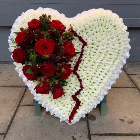 Broken, heart, Funeral, sympathy, wreath, tribute, flowers, florist, gravesend, Northfleet, Kent, London