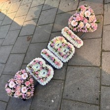 BIBI, Punjabi, pretty, letters, letter, word, hearts, Funeral, sympathy, wreath, tribute, flowers, florist, gravesend, Northfleet, Kent, London, Essex 