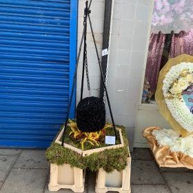 Traveller, gypsy, camp, fire, swing, pot, pan, Funeral, sympathy, wreath, tribute, flowers, florist, gravesend, Northfleet, Kent, London, Essex 