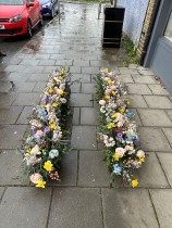 Coffin, surround, meadow, wildflower, natural, Funeral, sympathy, wreath, tribute, flowers, florist, gravesend, Northfleet, Kent, London, Essex 