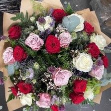 Romance mix roses