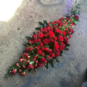Rose, carnation, coffin, spray, display, Funeral, sympathy, wreath, tribute, flowers, florist, gravesend, Northfleet, Kent, London