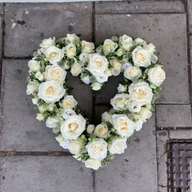 Rose, ivy, open, heart, Funeral, sympathy, wreath, tribute, flowers, florist, gravesend, Northfleet, Kent, London, Essex 