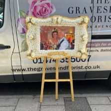 Photo, picture, frame, traveller, gypsy, xl, big, Funeral, sympathy, wreath, tribute, flowers, florist, gravesend, Northfleet, Kent, London