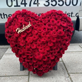Rose, heart, standing, traveller, gypsy, Funeral, sympathy, wreath, tribute, flowers, florist, gravesend, Northfleet, Kent, London