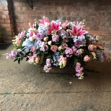 American, trailing, coffin, casket, spray, Funeral, sympathy, wreath, tribute, flowers, florist, gravesend, Northfleet, Kent, London