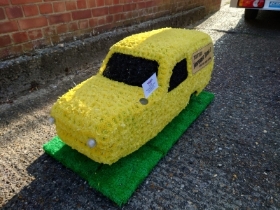 Yellow, robin, reliant, van, trotters, only, fools, horses, Funeral, sympathy, wreath, tribute, flowers, florist, gravesend, Northfleet, Kent, London, Essex 