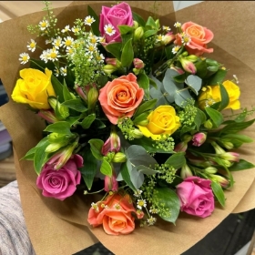 Bright, vibrant, pink, coral, yellow, tutti, fruiti, roses, gift, flowers, bouquet, bunch, handtie, florist, delivery, Gravesend, kent