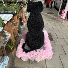 Xl, oversized, large, big, dog, sitting, hound, traveller, gypsy, Funeral, sympathy, wreath, tribute, flowers, florist, gravesend, Northfleet, Kent, London